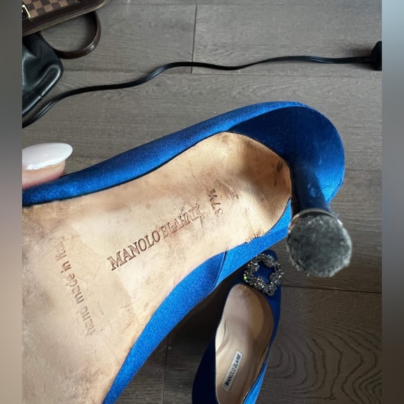 Manolo Blahnik Hangisi - Picture 9 of 12